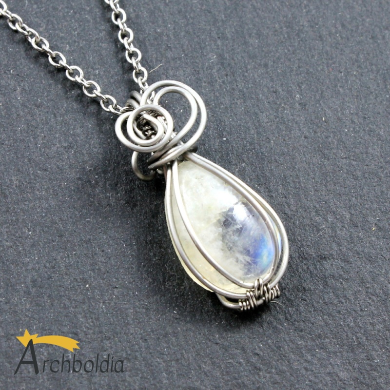 Náhrdelník salpa s měsíčním kamenem