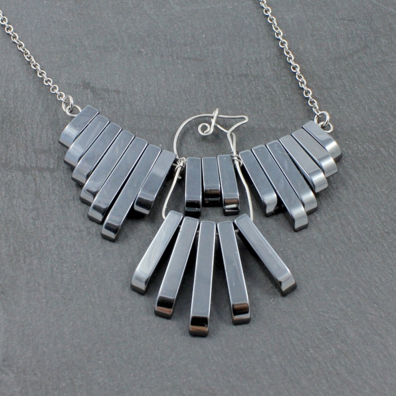 Náhrdelník havran Hubert z hematitu