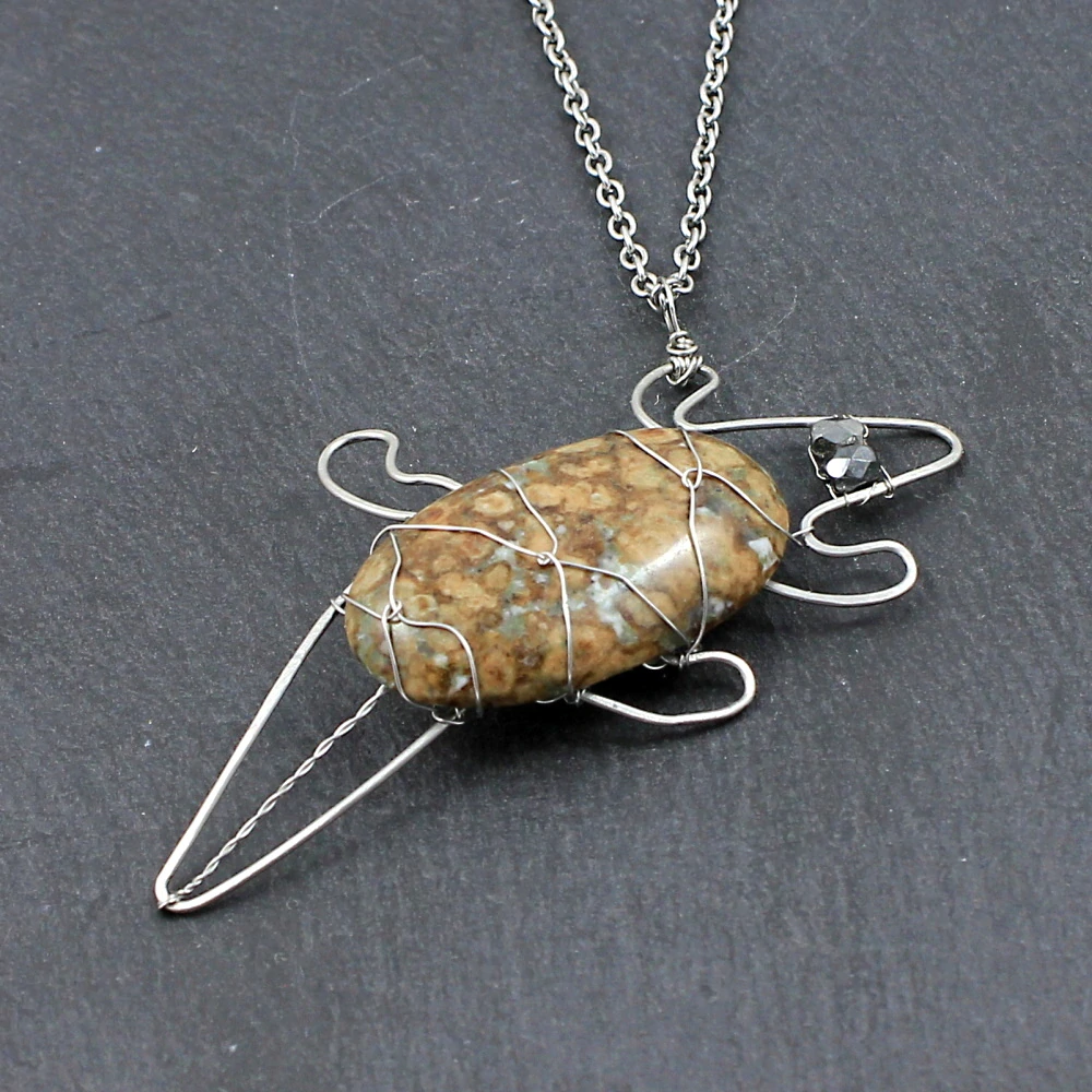 Přívěsek Brněnský drak s bludovitem (Bludov)