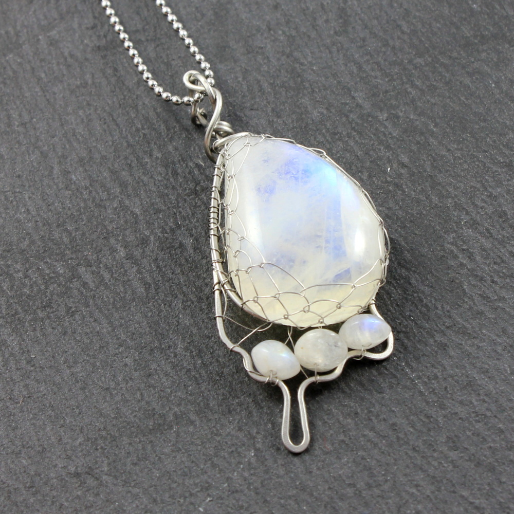 Přívěsek motýlí křídlo s měsíčním kamenem