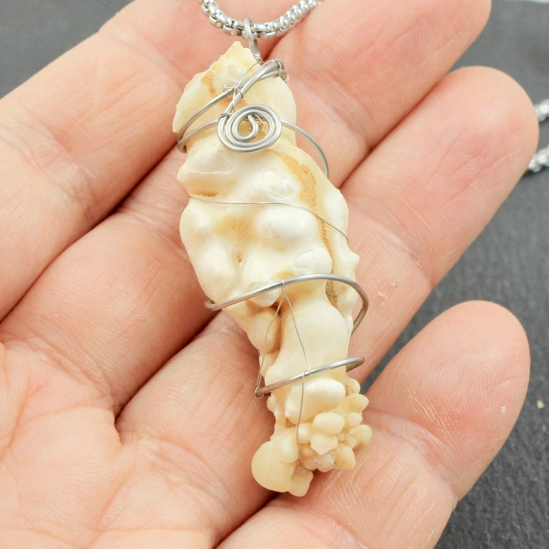 Přívěsek na krk pánský – krápník