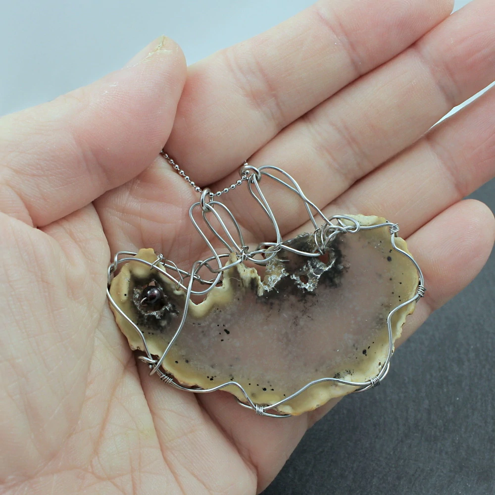 Originální náhrdelník s lenochodem