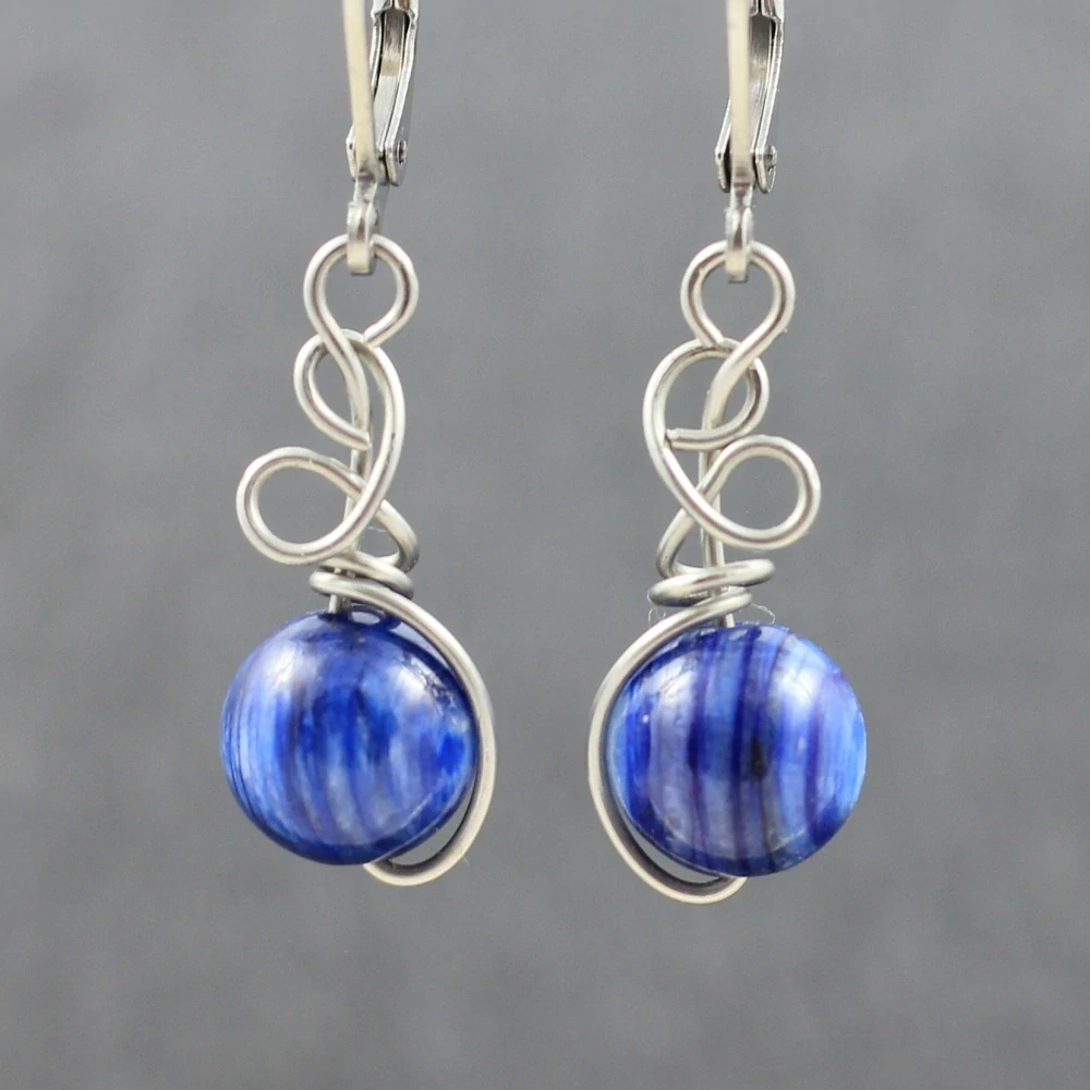 Kyanit – model náušnic Zrození