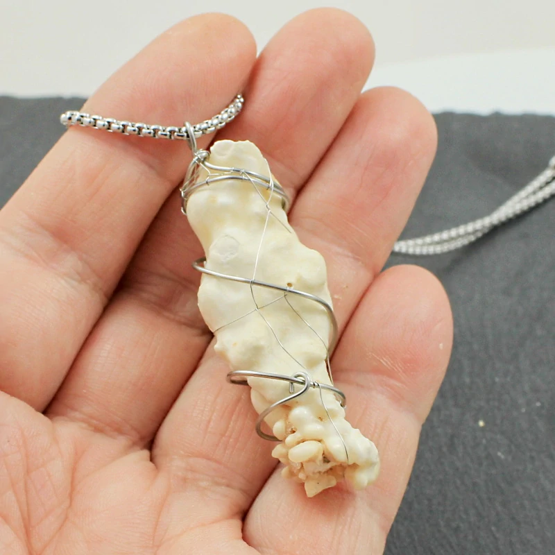 Přívěsek na krk pánský – krápník