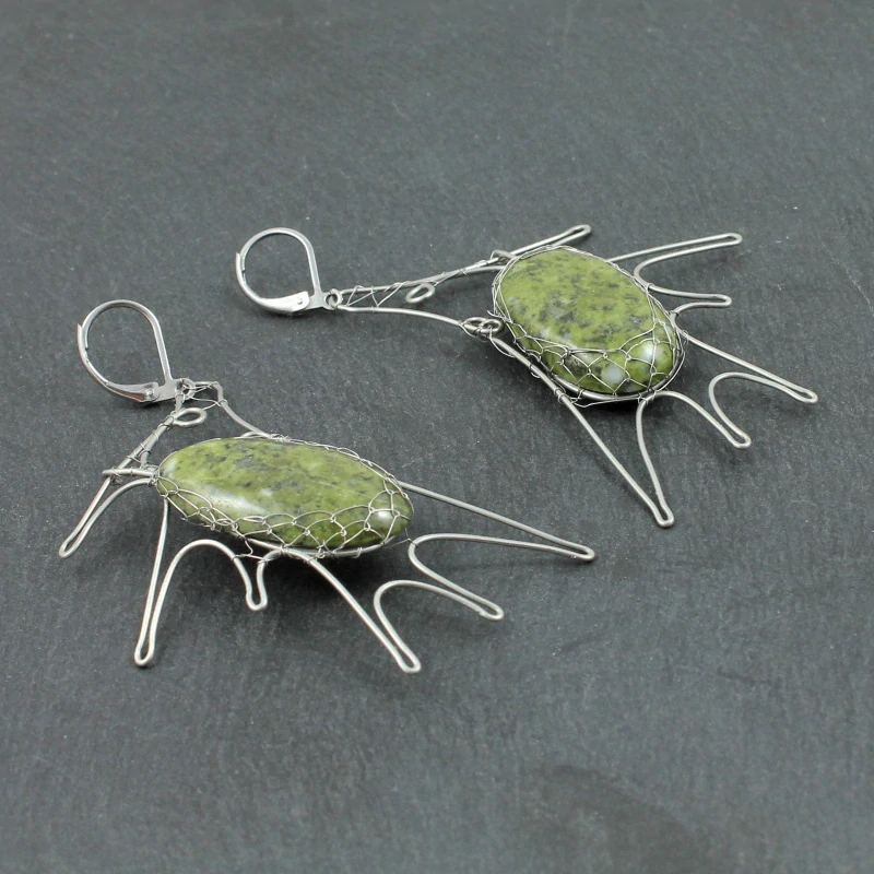 Náušnice z chirurgické oceli s epidotem