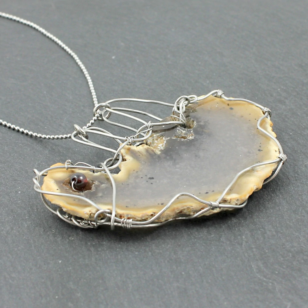 Originální náhrdelník s lenochodem