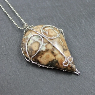 Přívěsek pro muže ptačí s bludovitem