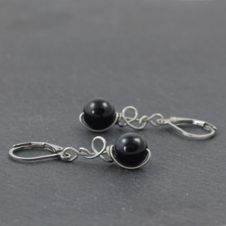 Náušnice s onyxem – model Zrození