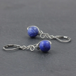 Náušnice s modrým kamenem sodalitem – model Zrození