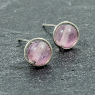 Náušnice fialové fluoritové pecky